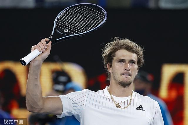 滕哈格回曼彻斯特与妻子晚餐 经纪人团队成员在场